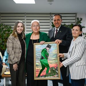 Valimiz Dr. Ahmet Hamdi Usta ve İl Müdürümüz Arif Laçin Çınarlarımızla İftar Sofrasında Bir Araya Geldi - fotoğraf 13