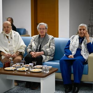 Valimiz Dr. Ahmet Hamdi Usta ve İl Müdürümüz Arif Laçin Çınarlarımızla İftar Sofrasında Bir Araya Geldi - fotoğraf 1