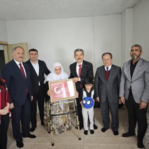 18 Mart Çanakkale Zaferi’nin Yıl Dönümünde Anlamlı Tören ve Şehit Ailelerine Vefa Ziyareti - fotoğraf 7