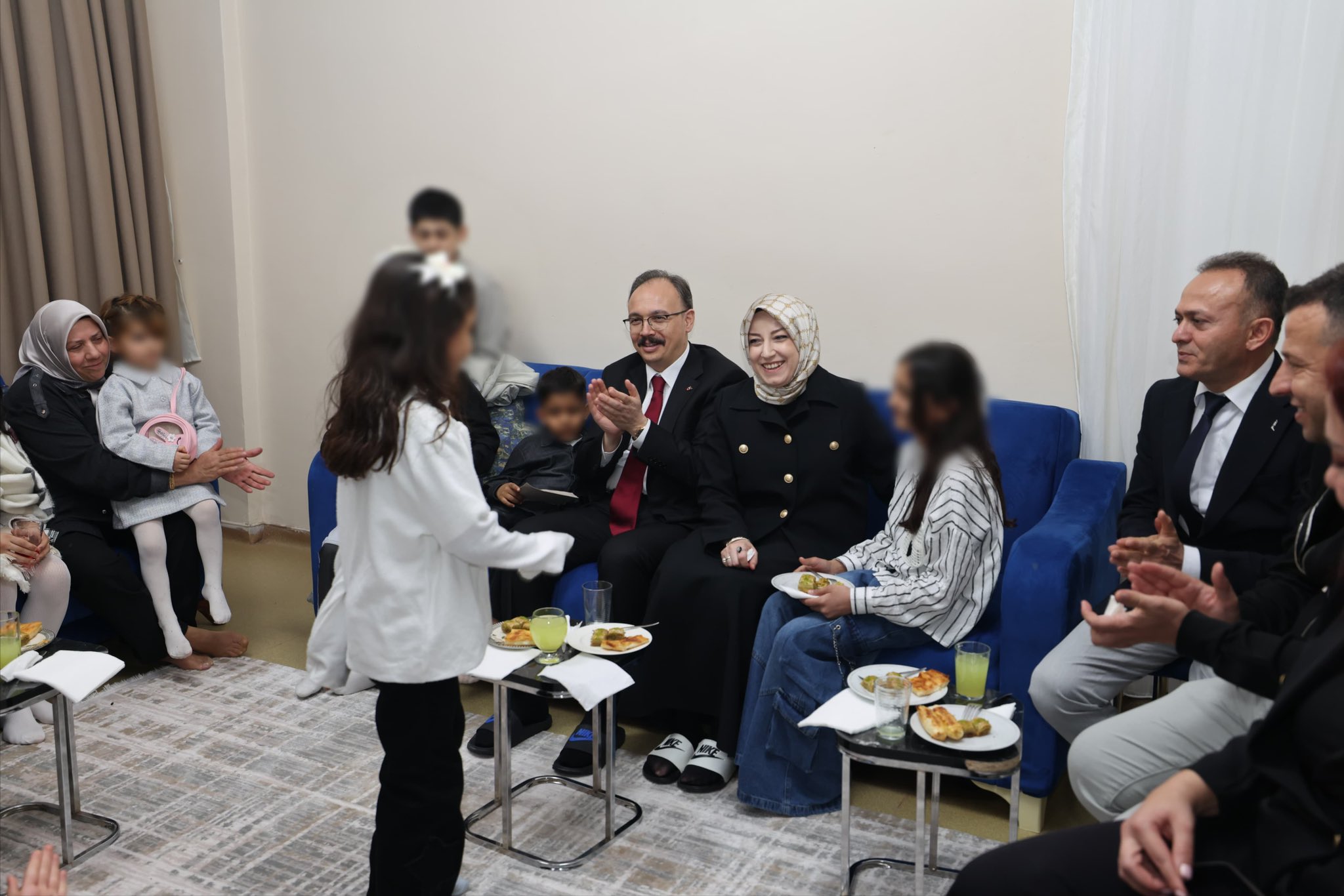 Siirt Valimiz Sayın Dr. Kemal Kızılkaya’dan Sevgi Evlerimize Bayram Ziyareti