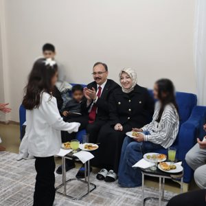 Siirt Valimiz Sayın Dr. Kemal Kızılkaya’dan Sevgi Evlerimize Bayram Ziyareti - fotoğraf 1
