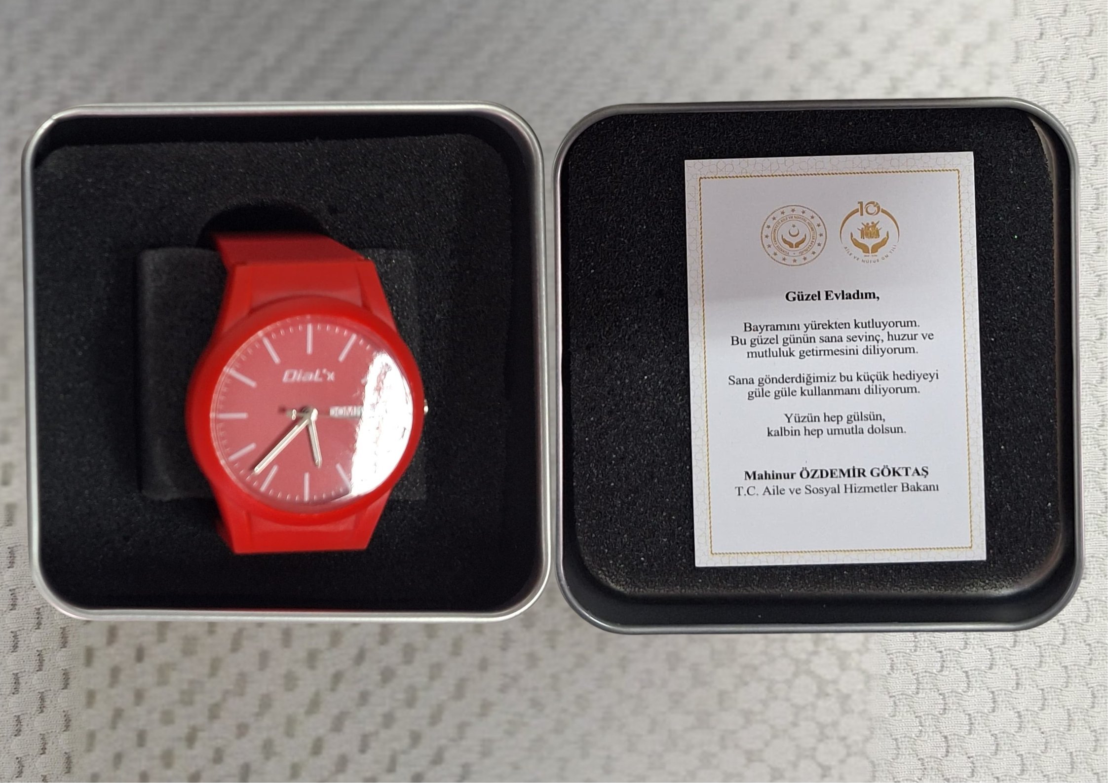 Bakanımızdan Koruma ve Bakım Altındaki Çocuklarımıza Gönülleri Isıtan Bayram Hediyesi