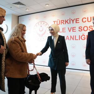 Bakanımız Göktaş, bakanlık personeli ile bayramlaştı - fotoğraf 2