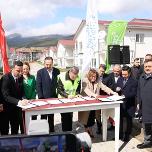 Ahbap Derneği Konutları Anahtar Teslim Töreni Nurdağı’nda Gerçekleştirildi - fotoğraf 2