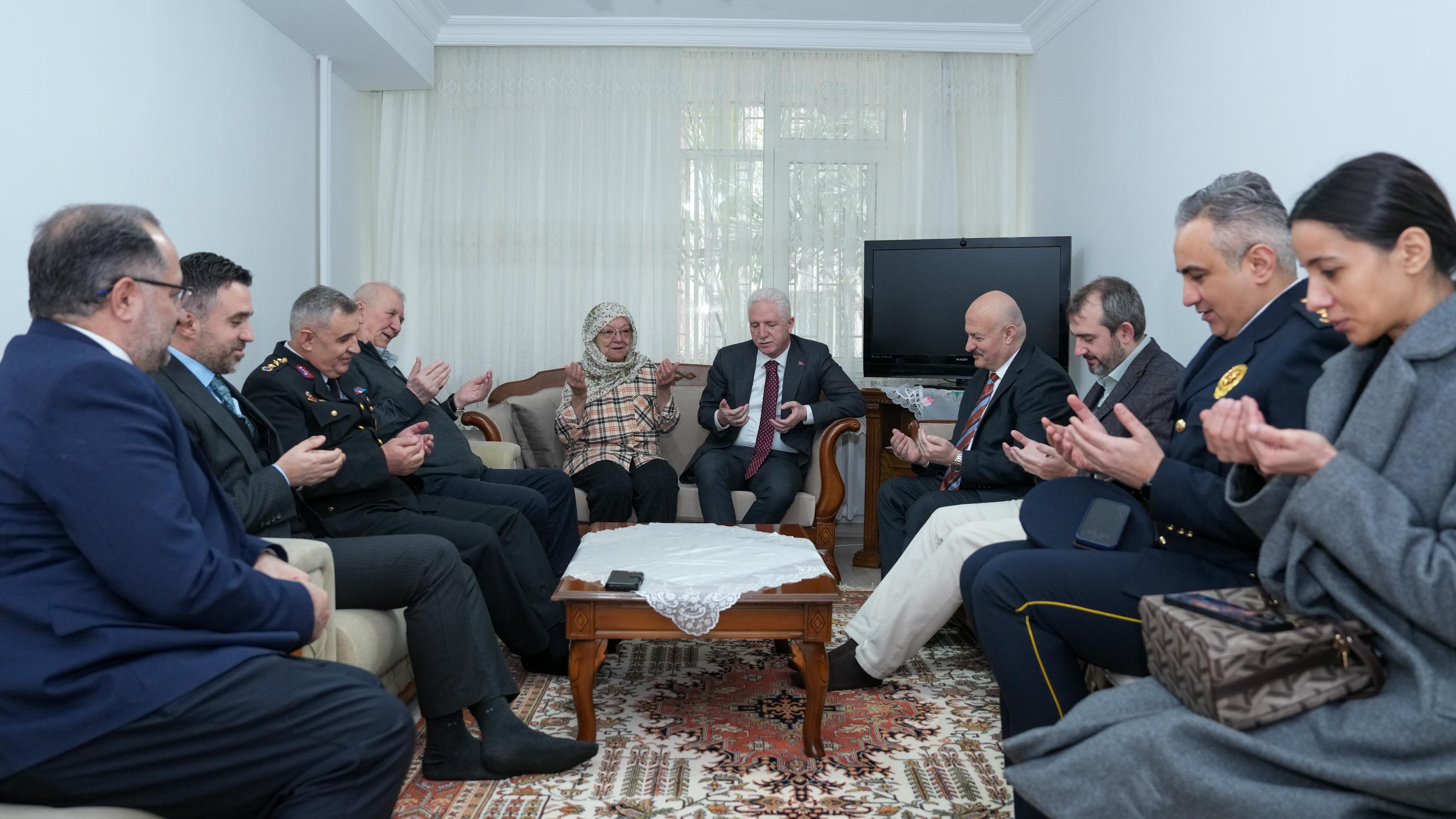 Sn. Valimiz Davut GÜL ve İl Müdürümüz Sn. Ömer TURAN Şehit ve Gazi Ailelerimizi Ziyaret Etti