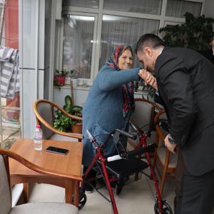 İl Müdürümüz Sn. Ömer TURAN, Yaşlılar Haftası’nda Bahçelievler Huzurevi Sakinlerimizle Bayram Sevincini Paylaştı - fotoğraf 1