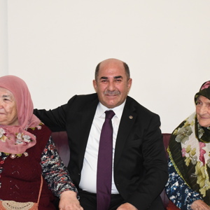 Büyüklerimizle Bayram Sevincini Paylaştık - fotoğraf 1