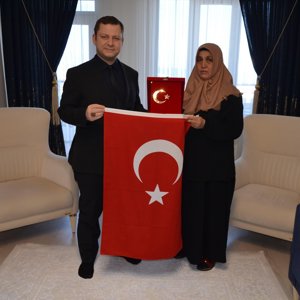 18 Mart Şehitleri Anma Günü ve Çanakkale Zaferi’nin yıl dönümü münasebetiyle; Tatvan Kaymakamımız Sayın Yiğit Yaşar Demirer’den Anlamlı Ziyaretler - fotoğraf 1