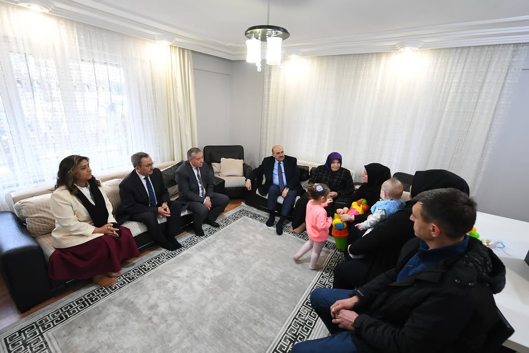 Valimiz Sayın İsmail USTAOĞLU, Şehidimiz Emre SAYIN’ın Ailesine Bayram Ziyaret Ederek Bayramlaştı