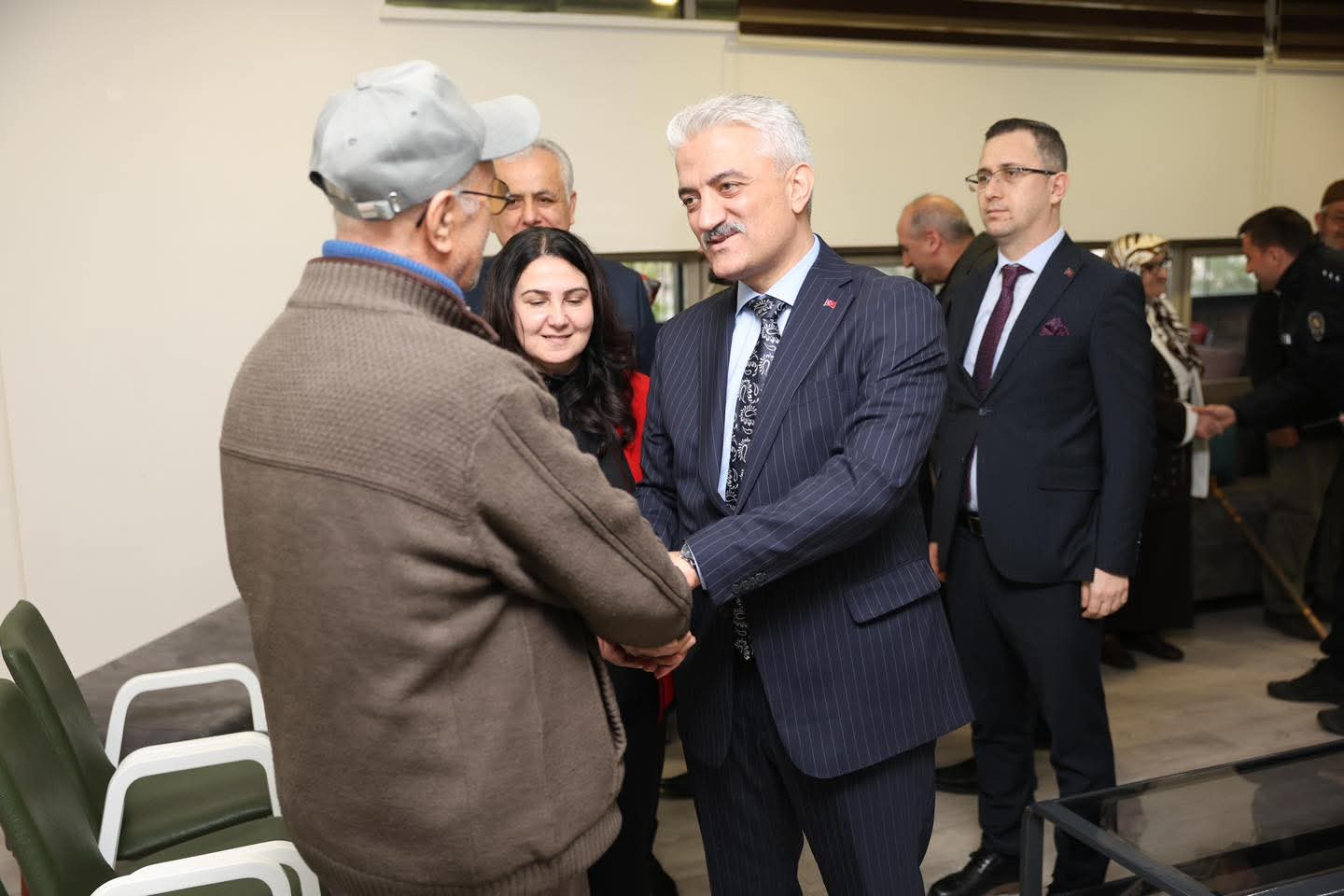 Valimiz Sayın Mehmet MAKAS Ramazan Bayramı Münasebetiyle Muharrem Sancaklı Huzurevi Müdürlüğümüzü Ziyaret Etti.