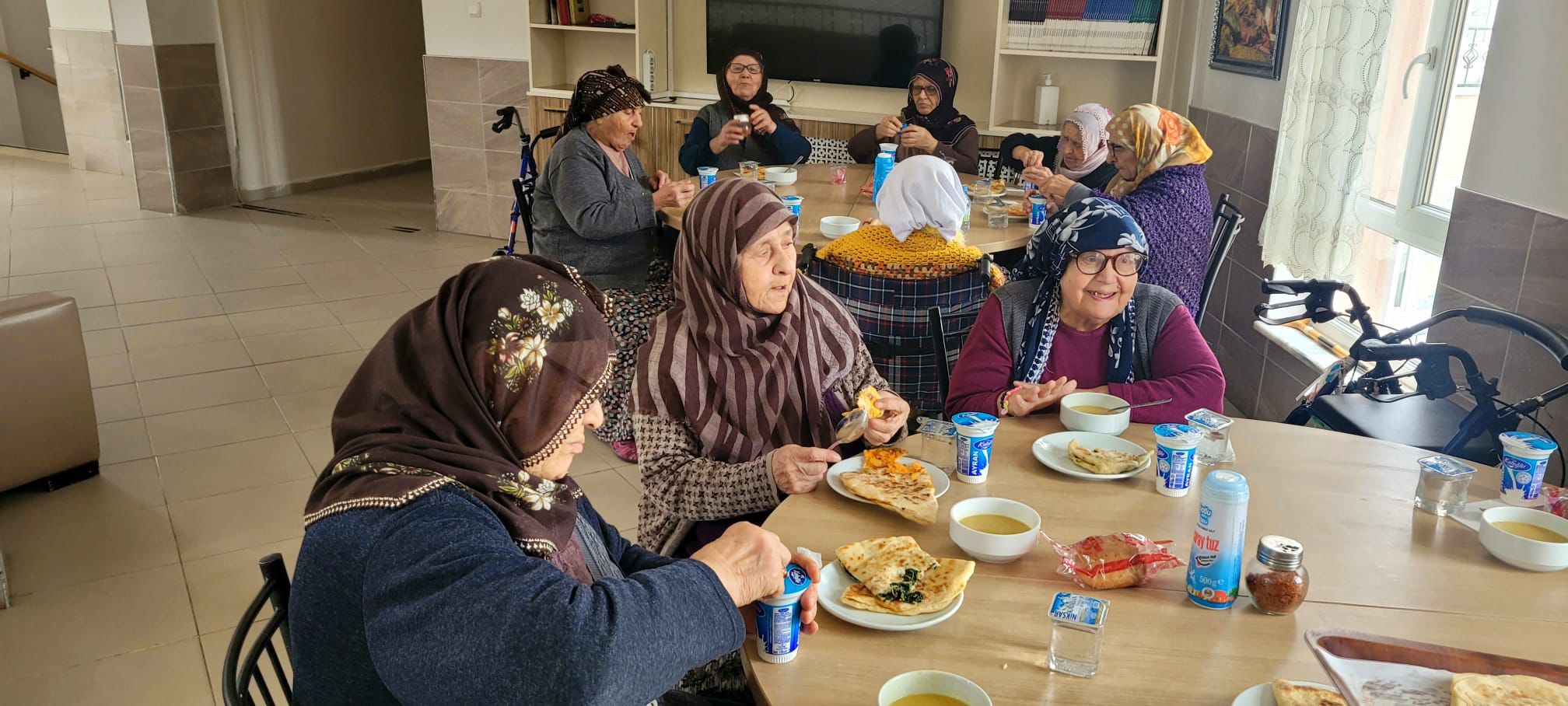 Yaşlılar Haftası kapsamında Alparslan Türkeş Huzurevimizde keyifli bir etkinlik düzenlendi.