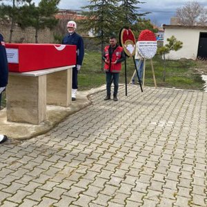 Sorgun Sosyal Hizmet Merkezi Müdürlüğümüz olarak, ebediyete irtihal eden Kıbrıs Gazimiz Yılmaz Borgan’ı son yolculuğuna uğurladık. - fotoğraf 3
