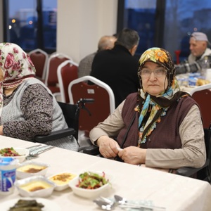 Çarşamba Huzurevi Sofrasında Gönüller Birleşti - fotoğraf 1