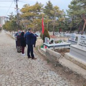 Aziz şehitlerimizin kabirlerini ziyaret ettik.  - fotoğraf 1