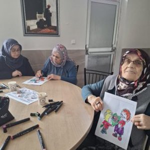 Ulu çınarlarımızın ellerinde renkler hayat buluyor... - fotoğraf 1