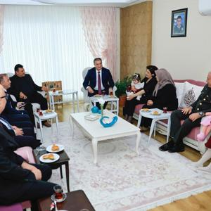 VALİMİZ SAYIN MUSTAFA YAVUZ’UN KATILIMIYLA ŞEHİT AİLELERİNE BAYRAM ZİYARETİMİZ - fotoğraf 3