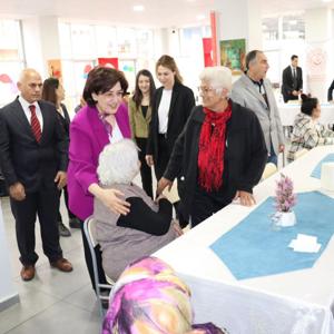 BAYRAM SEVİNCİNİ BÜYÜKLERİMİZLE PAYLAŞTIK - fotoğraf 4