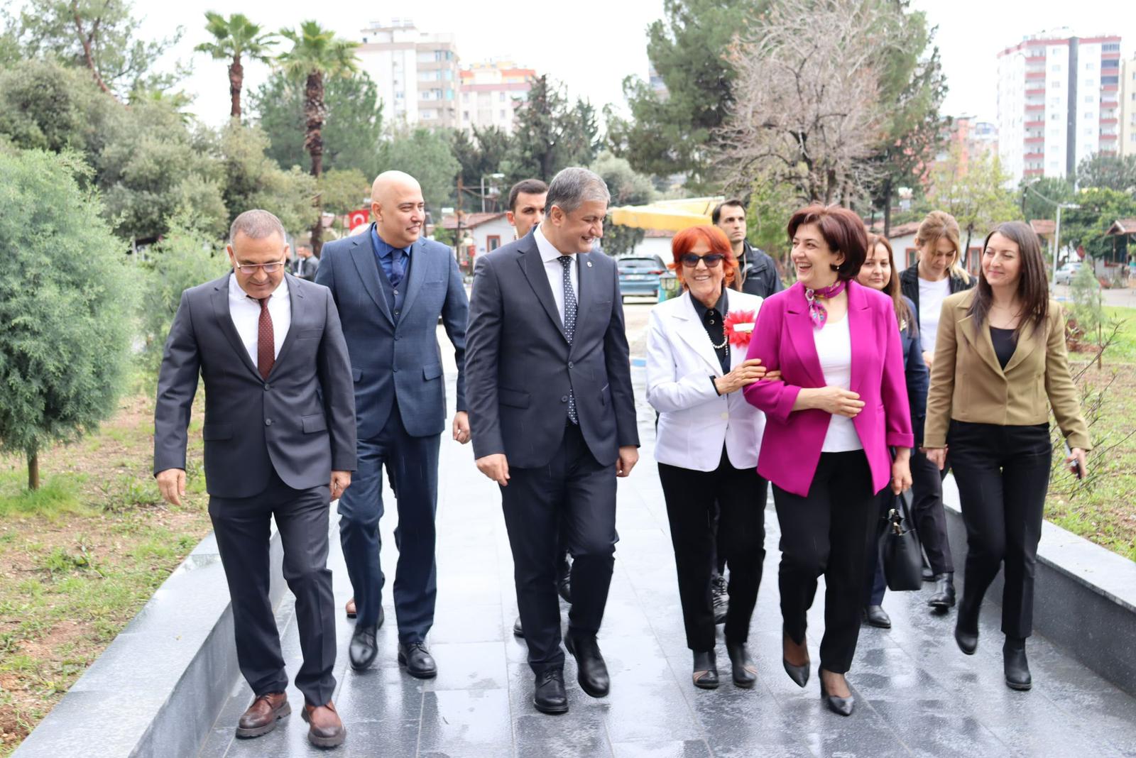 BAYRAM SEVİNCİNİ BÜYÜKLERİMİZLE PAYLAŞTIK