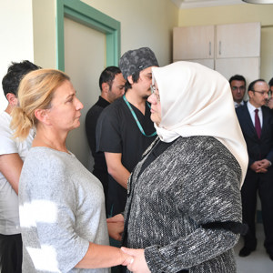 Bakan Selçuk,  GATA’da Tedavi Gören Gazileri Ziyaret Etti - fotoğraf 4