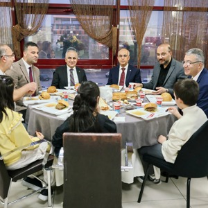 Çocuk Evlerimizdeki Evlatlarımızla Birlikte İftar Sofrası - fotoğraf 4