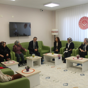 Daire Başkanı Sibel Özmert Yılmaz’dan Engelsiz Yaşam Merkezine Ziyaret - fotoğraf 1