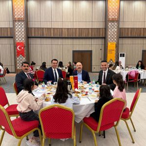 Çocuk Evlerimizde Ramazan Buluşması: Protokol ve Hayırseverlerden Anlamlı Destek - fotoğraf 5