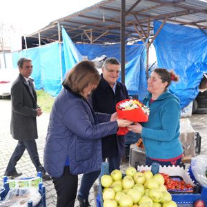 Kadın anadır. Kadın vatandır. Kadın ülkedir. Kadın gelecektir. - fotoğraf 1