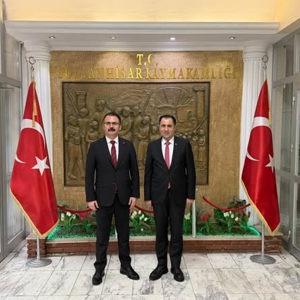 İl Müdürümüz İlkay Türkoğlu, Sultanhisar Kaymakamımız Sn . Ali Ekber Ateş’i makamında ziyareti - fotoğraf 1