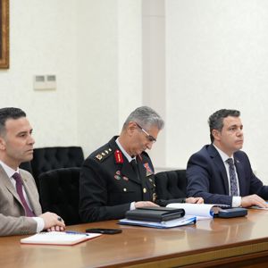 Valimiz Sayın Kemal Çeber Başkanlığında Çocuklara Yönelik Koruyucu ve Önleyici Tedbirler Değerlendirildi - fotoğraf 2