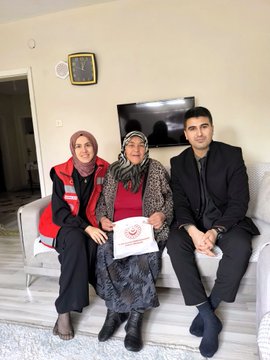 Tecrübeleriyle yolumuzu aydınlatan ulu çınarlarımızın yanındayız.