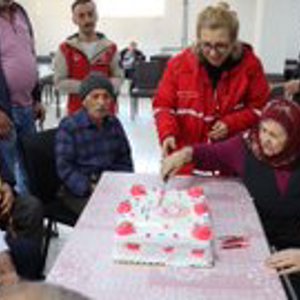 Gülüşlerinde hayat, dualarında huzur var...  - fotoğraf 2