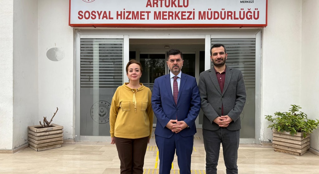 İl Müdürümüz Murat Karaarslan, Artuklu Sosyal Hizmet Merkezini Ziyaret Etti