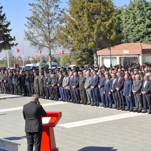  29 EKİM CUMHURİYET BAYRAMI KAPSAMINDA ŞEHİTLİK ZİYARETİ GERÇEKLEŞTİRİLDİ - fotoğraf 8