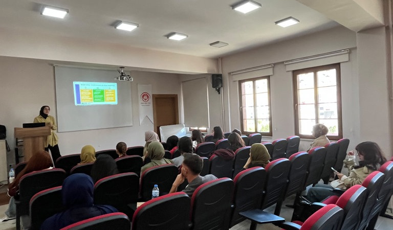 ÜNİVERSİTE ÖĞRENCİLERİNE YÖNELİK BAĞIMLILIK EĞİTİMİ