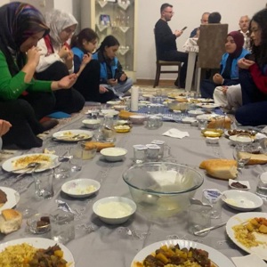 Sosyal Hizmet Merkezi Personelleri Poyraz Ailesiyle İftar Programında Buluştu. - fotoğraf 3