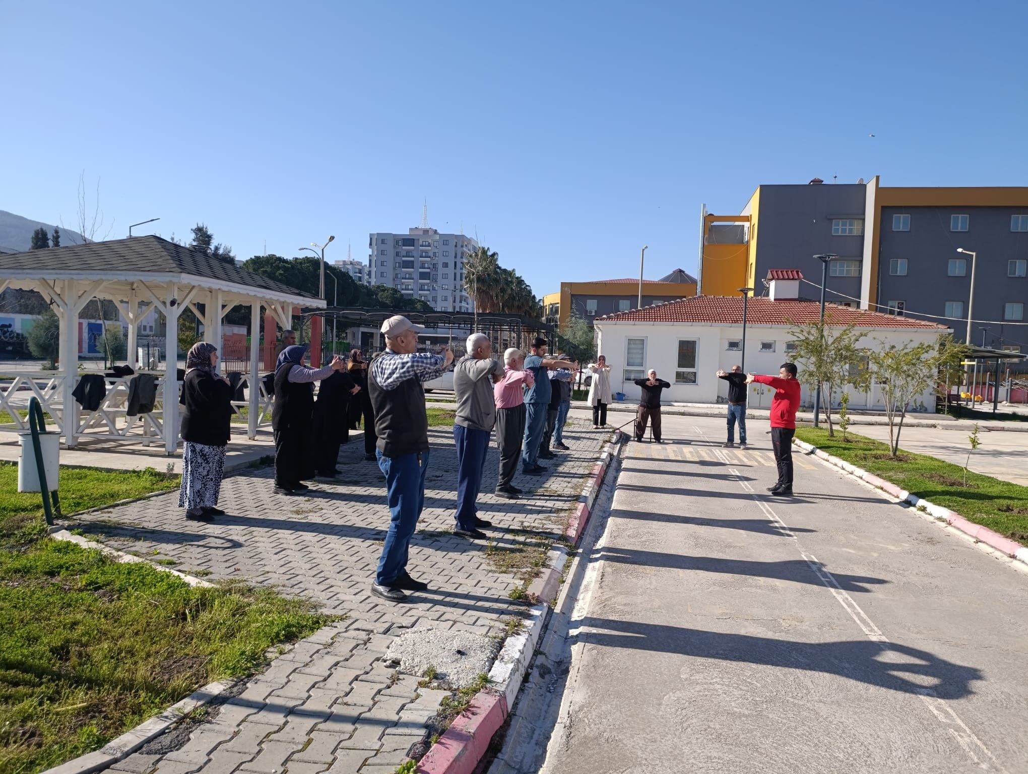 Aile Ve Sosyal Hizmetler İl Müdürlüğü Gündüz Bakım ve Aktif Yaşam Merkezi’nde Hizmet Alan Yaşlılarımız İçin Sportif Faaliyetler Düzenlenmiştir.