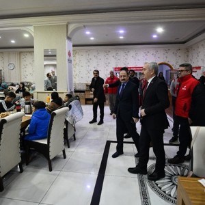 Dünya Yetimler Gününde Gönüller Aynı Sofrada Buluştu - fotoğraf 1