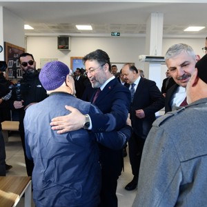 Tarım ve Orman Bakanı Sayın Yumaklı’dan Huzurevimize Anlamlı 8 Mart Ziyareti - fotoğraf 9