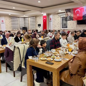 Koruyucu Ailelerimiz ve Devletimize Emanet Kıymetli Evlatlarımızla İftarda Bir Araya Geldik - fotoğraf 4