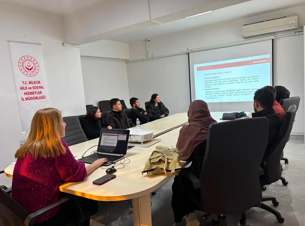 ''Evlenecek Gençlerin Desteklenmesi Projesi'' Kapsamında Evlilik Kredisinden Faydalanan Çiftlere Yönelik Eğitim Düzenlendi