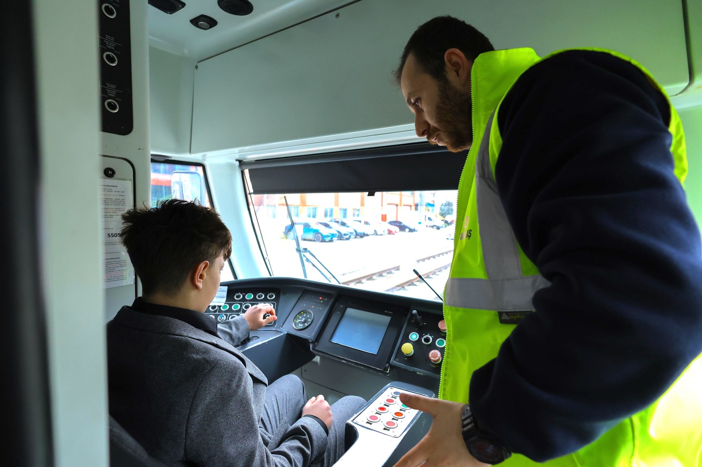 Hayaller Raylarda Şekillendi 