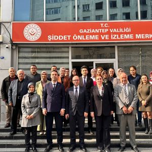 Kadına Yönelik Şiddetle Mücadelede İş Birliği ve Stratejik Değerlendirmeler ŞÖNİM Ziyaretinde Ele Alındı - fotoğraf 1