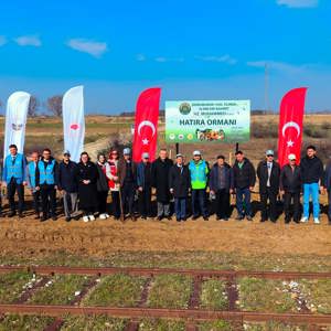 “Türkiye’nin Gücü Orman” Temasıyla Fidanlar Toprakla Buluştu - fotoğraf 3
