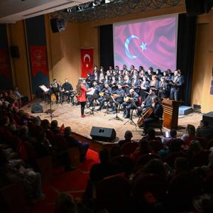 Ay Yıldız Türk Halk Müziği Koromuz Muhteşem Bir Konser Gerçekleştirdi - fotoğraf 31