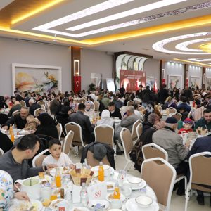 Şehit Aileleri ve Gaziler Onuruna İftar Programı Düzenlendi - fotoğraf 6