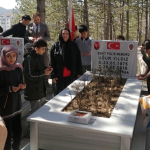 İstiklal Marşı’nın Kabul Yıl Dönümünde Kastamonu Şehitliği’nde Duygusal Buluşma - fotoğraf 1