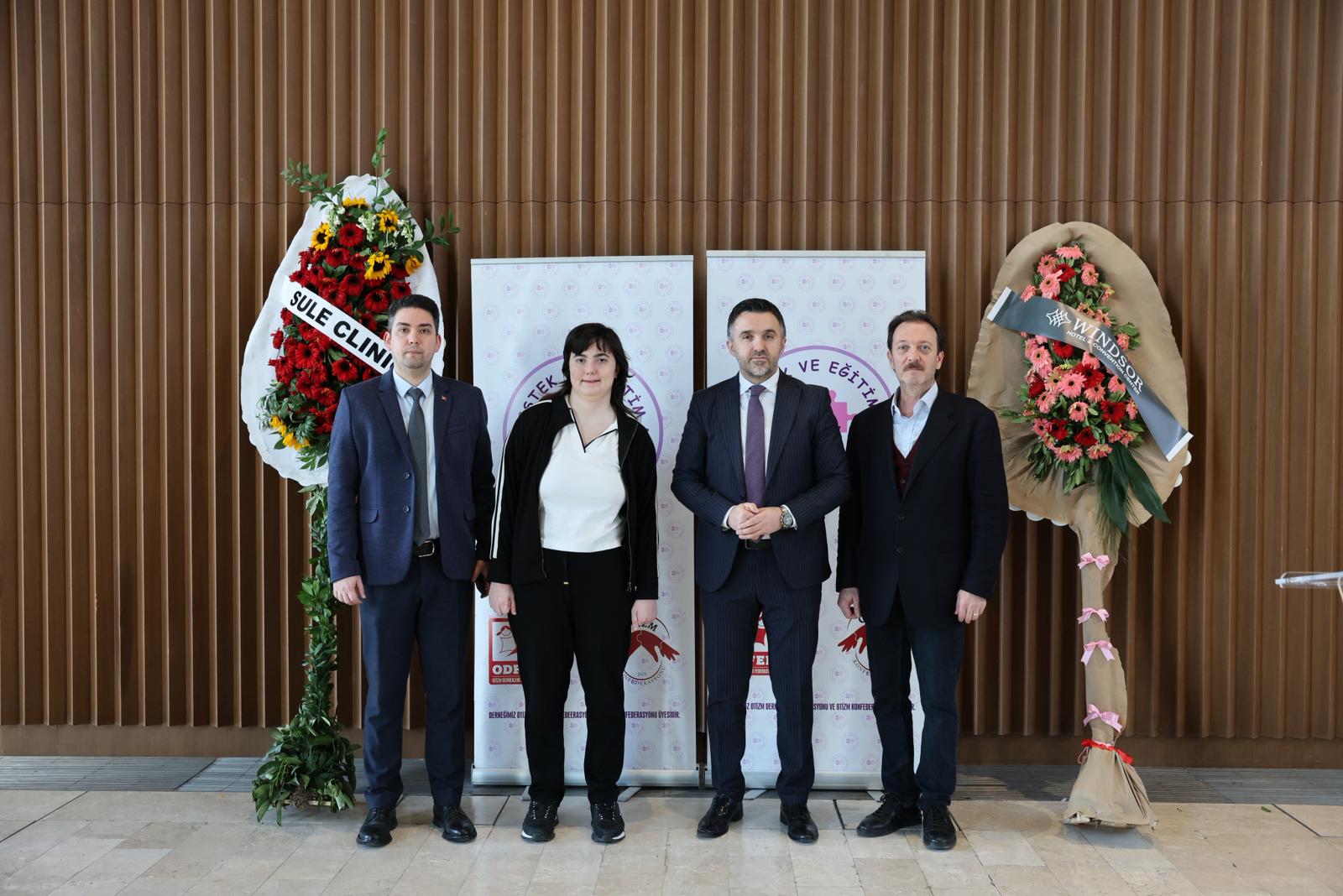 İl Müdürümüz Sn. Ömer Turan, ‘Sessizliğin İzleri’ Fotoğraf Sergisini Ziyaret Etti