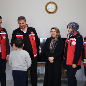  İl Müdürümüz Sayın Serdar Demirci Ve Kıymetli Çalışma Arkadaşlarımızla Biricik Yavrumuza Sıcak Yuvalarını Açan, Koruyucu Ailemiz, Değerli Demir Ailesine Misafir Olduk. - fotoğraf 2