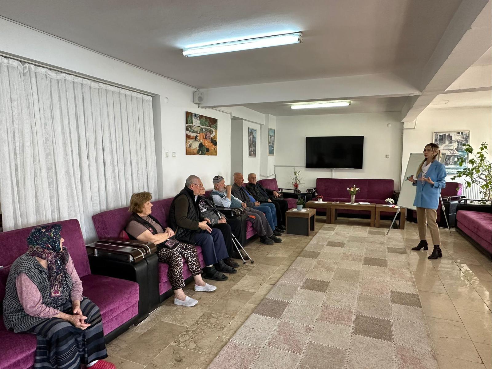 “Dijital Okuryazarlık” konulu eğitim düzenlenmiştir.