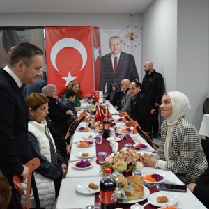 Şehit Yakınları ve Gazilerimizle Büyük Aile Sofrası” iftar programı, Ordu Valiliği Sosyal Tesisleri’nde gerçekleştirildi. - fotoğraf 5